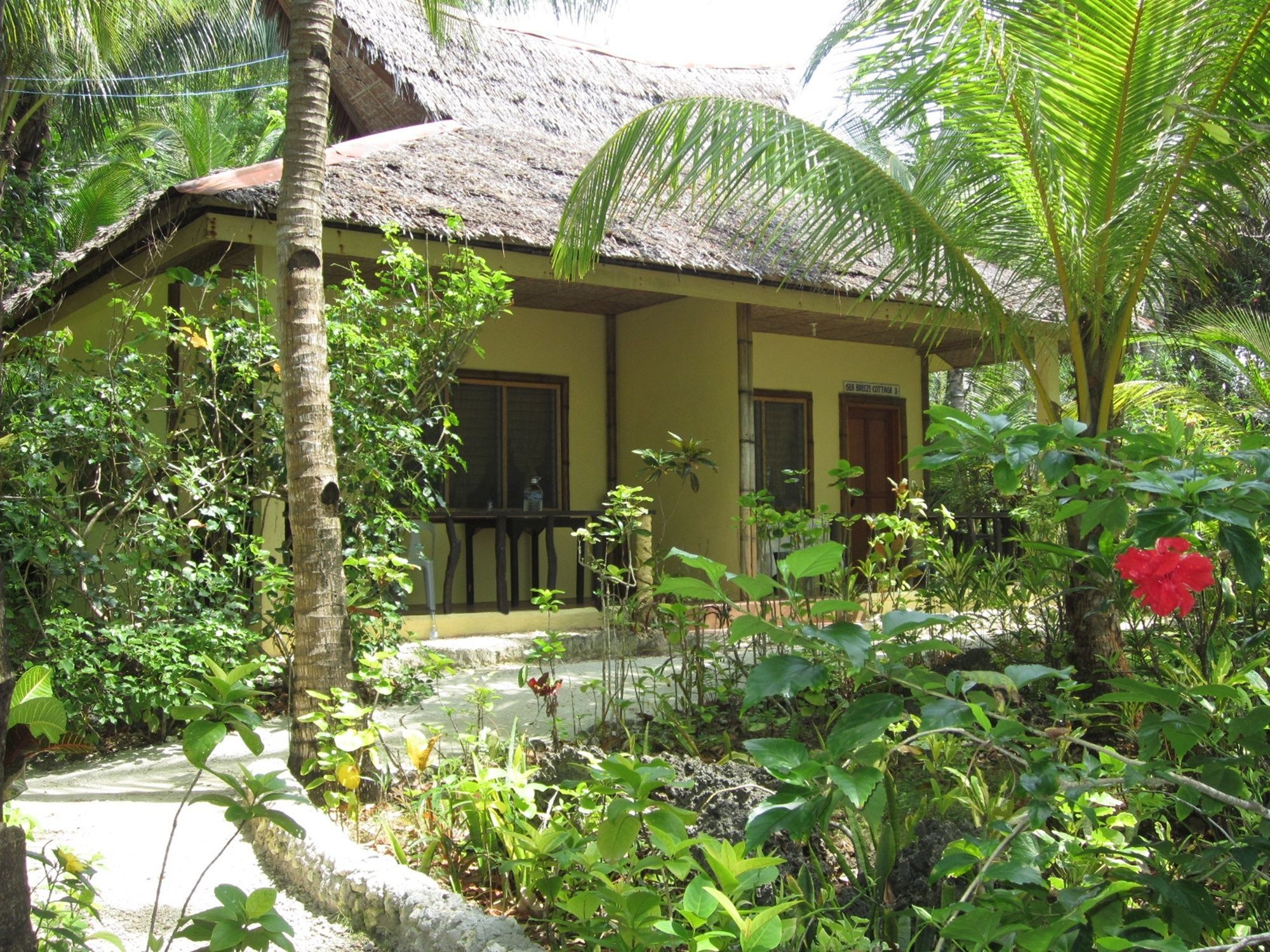 Royal Cliff Resort Siquijor Exterior photo